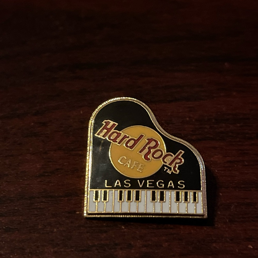 Hard Rock Cafe Las Vegas Nevada Piano Lapel Hat Pin‎